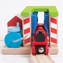 Drewniana myjnia dla pociągów Pucuś BJT250-Bigjigs Rail, kolejki
