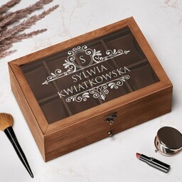 Drewniana szkatułka na biżuterię i zegarki z grawerem