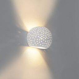Vintage-inspirowana lampa ścienna z białego gipsu - Blur