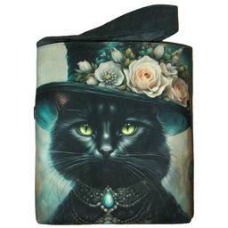 Pakamera Czarna kotka w kapeluszu