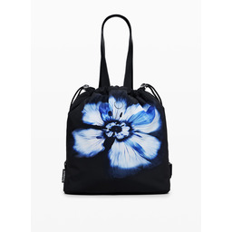 Średni plecak z motywem kwiatowym