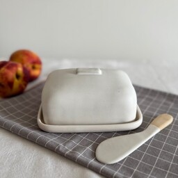 Pakamera Ceramiczna maselniczka z nożykiem / Elegancki akcent