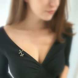 Broszka srebrna- Strach na wróble mały szary