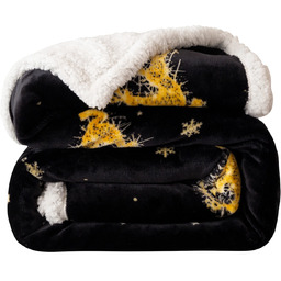 Koc-narzuta bożonarodzeniowa z barankiem czarno-złota w renifery KFA-19