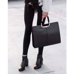 Aktówka ze skóry naturalnej DAN-A T269 czarna