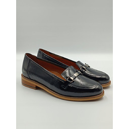 Czarne lakierowane mokasyny skórzane stylowa ozdoba polska marka