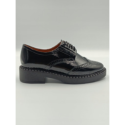 Czarne skórzane oksfordy damskie lakierowane polska marka PULSO