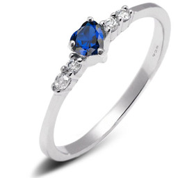 Srebrny Pierścionek Serce z Szafirową Cyrkonią