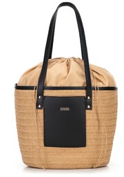 Pleciony koszyk z detalem z ekoskóry beżowo -