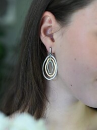 Kolczyki - Frywolne w trzech kolorach na sztyftach