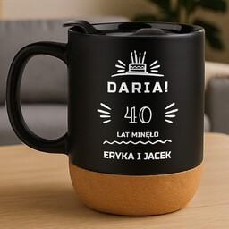 Kubek ceramiczny czarny z przykrywką na 40 urodziny