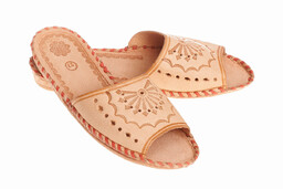 Wygodne i stylowe Kapcie skórzane góralskie damskie