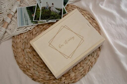 Personalizowane drewniane pudełko na zdjęcia weselne - 24x18x5,5