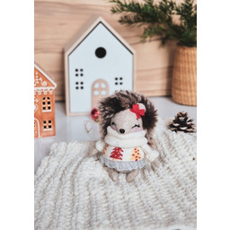 Pakamera Pani Jeżyk, mała filcowa zabawka z serii