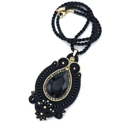 Pakamera Wisiorek sutasz czarny Gaja z dużym kryształem