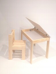 Stolik podnoszony z krzesełkiem -drewniany