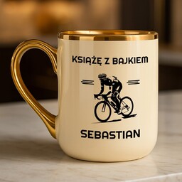 Kubek ceramiczny ze złotym rantem i uchem