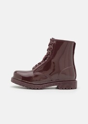 Dkny Tilly Burgundowe Wodoodporne Botki Glany Biker Dziecięce