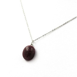 Kamienie i minerały. Rubinowy naszyjnik. 21.09 ct. Afryka.