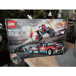 Lego Technic 42106 Stunt Show Truck & Bike