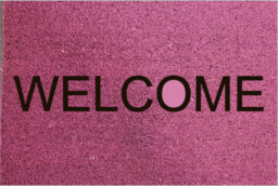 Różowa wycieraczka kokosowa z napisem - Welcome