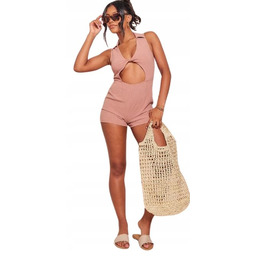 PRETTYLITTLETHING KOMBINEZON BRĄZOWY KRÓTKI 38 M6O