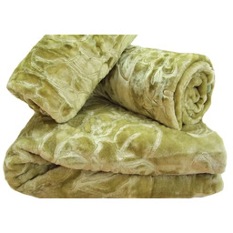 Komplet tłoczonych narzut na kanapę i fotele oliwkowy