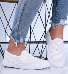 Białe wsuwane ażurowe tenisówki slip on