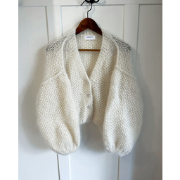 Pakamera Moherowy kardigan mgiełka z ozdobnymi biżuteryjnymi guzikami