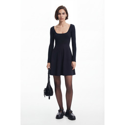 Krótka sukienka rozkloszowana