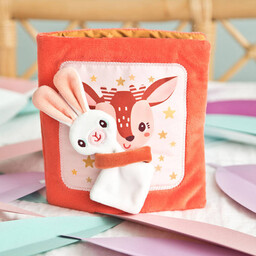 Miękka książeczka aktywizująca z mini-komforterem sarenka Stella