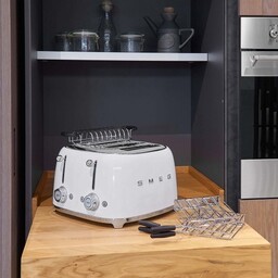 Smeg Skrudintuvas na 4 kromki, balta