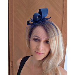 Pakamera Fascynator niebieski elegancki z woalką