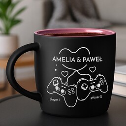 Kubek ceramiczny czarny środek różowy z grawerem