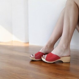 Pakamera Płaskie drewniaki ze skóry naturalnej