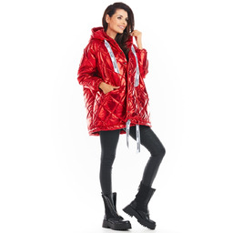 Czerwona Lakierowana Kurtka Pikowana z Kapturem