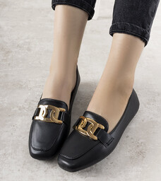 Czarne mokasyny z złotą ozdobą Hashtag-39