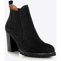 Botki zamszowe na słupku wsuwane