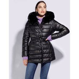 Damska długa kurtka z pikowanej ekoskóry z paskiem