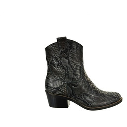 Pakamera Botki skórzane - kowbojki o fakturze skóry