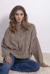 Sweter damski oversize brązowy z półgolfem Fobya