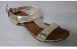 Sandały SKÓRZANE ZŁOTO PŁASKIE 2 CM CM 37