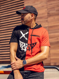 Czarno-czerwony t-shirt męski z nadrukiem z kapturem Bolf