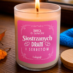 Świeca o zapachu siostrzanych dram i sekretów -