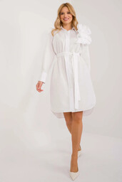 Asymetryczna sukienka szmizjerka z paskiem biała