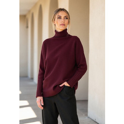 Elegancki sweter damski z golfem - bordowy sweter