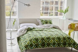 Designers Guild Narzuta satynowa Parket Batik Forest