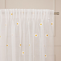 Markizeta Firana gotowa na etaminie w stokrotki haftowana