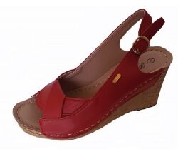 BnW czerwone damskie sandały na koturnie, rozmiar 39