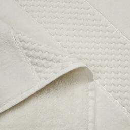 Dywanik łazienkowy w pasy z tłoczeniem DFC-02